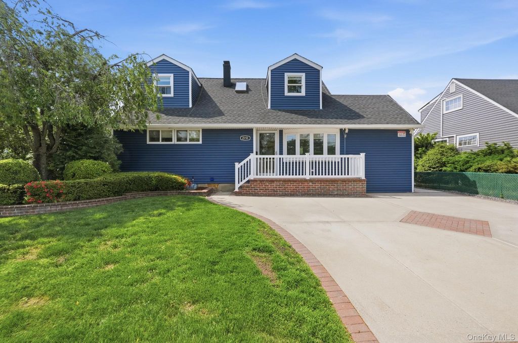 2151 Stewart Avenue, Westbury, NY 11590