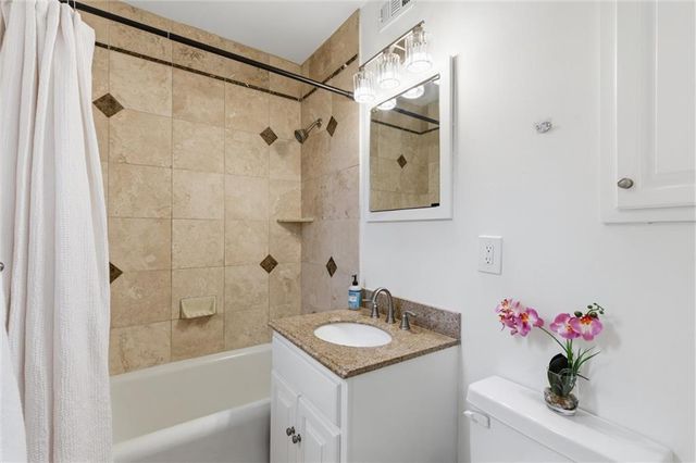 229 Ward Parkway 603B, Kansas City, MO 64112