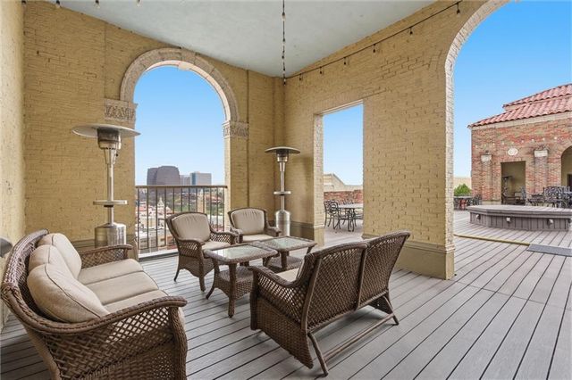 229 Ward Parkway 603B, Kansas City, MO 64112