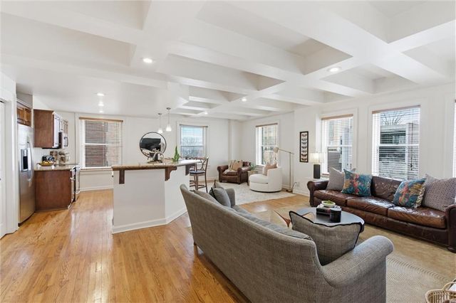 229 Ward Parkway 603B, Kansas City, MO 64112