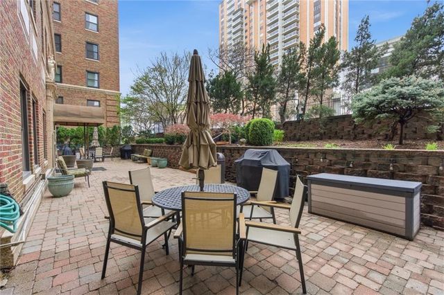229 Ward Parkway 603B, Kansas City, MO 64112
