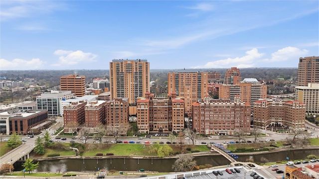 229 Ward Parkway 603B, Kansas City, MO 64112