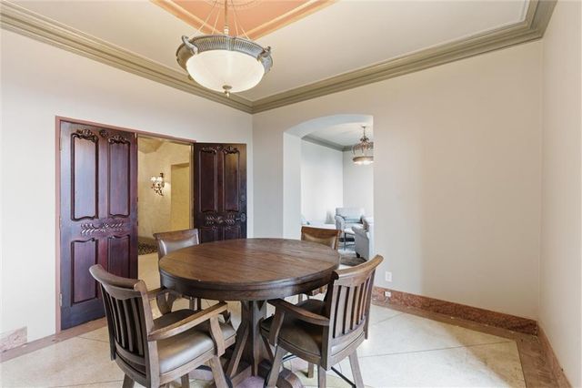 229 Ward Parkway 603B, Kansas City, MO 64112
