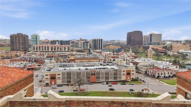 229 Ward Parkway 603B, Kansas City, MO 64112