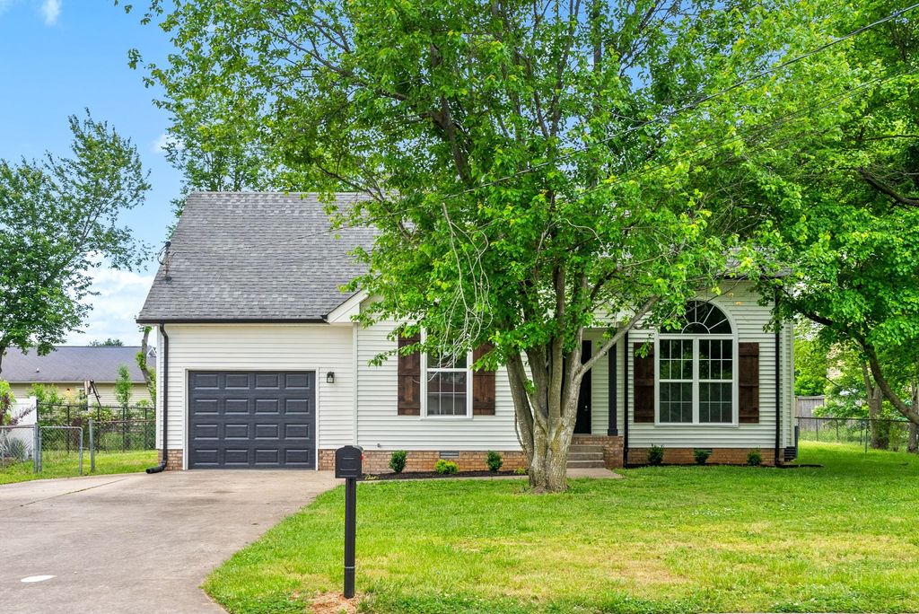 3403 Minor Dr, Clarksville, TN 37042
