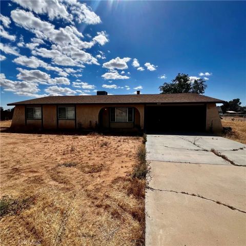 15590 Erie Road, Apple Valley, CA 92307