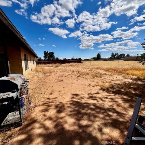 15590 Erie Road, Apple Valley, CA 92307