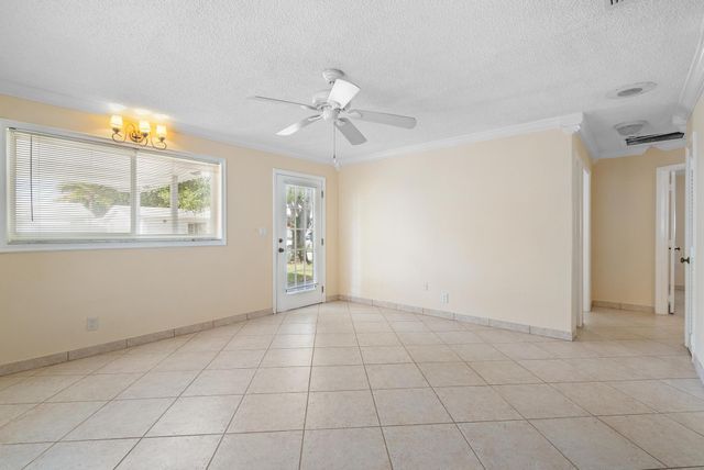 240 NW 24TH CT, Pompano Beach, FL 33064