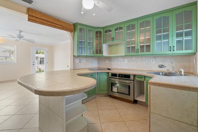240 NW 24TH CT, Pompano Beach, FL 33064