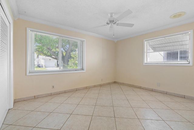 240 NW 24TH CT, Pompano Beach, FL 33064