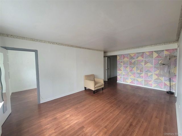 87-20 175th Street 1M, Jamaica, NY 11432