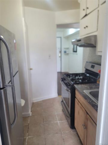 87-20 175th Street 1M, Jamaica, NY 11432
