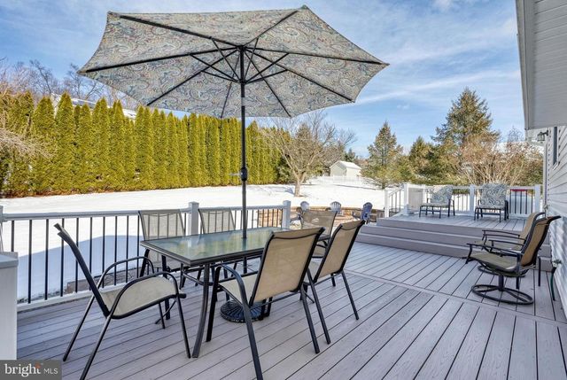 331 BRADDOCK DR, Etters, PA 17319