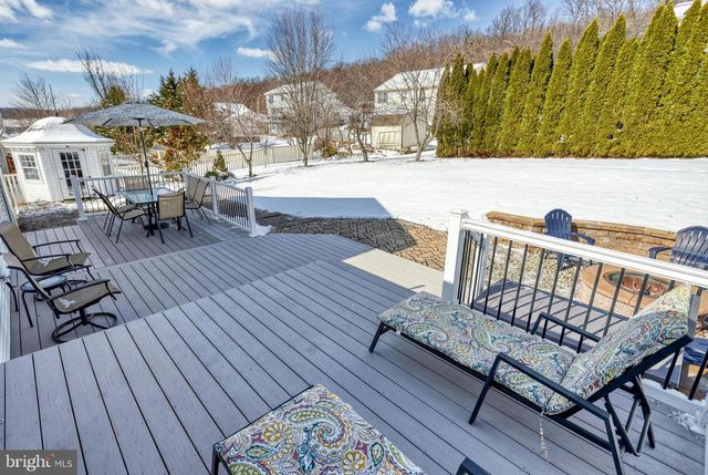 331 BRADDOCK DR, Etters, PA 17319