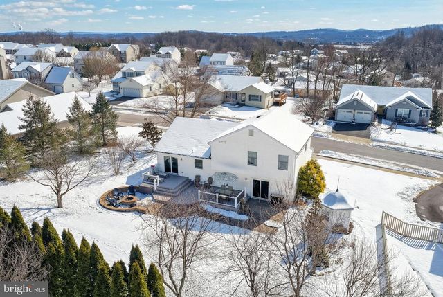 331 BRADDOCK DR, Etters, PA 17319