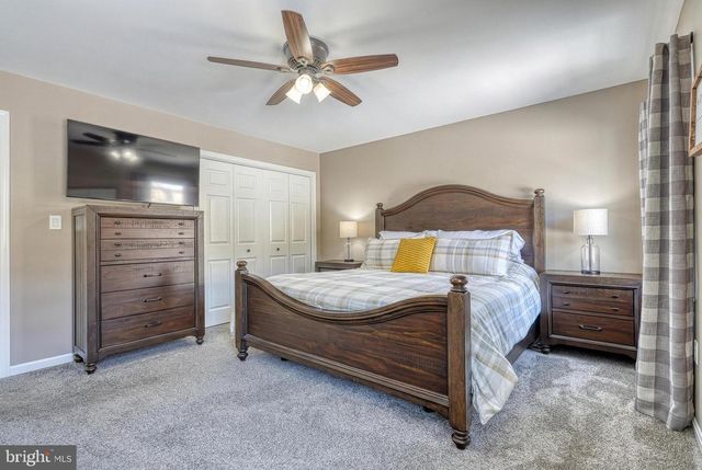 331 BRADDOCK DR, Etters, PA 17319