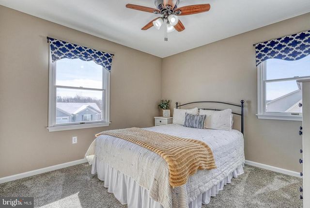 331 BRADDOCK DR, Etters, PA 17319