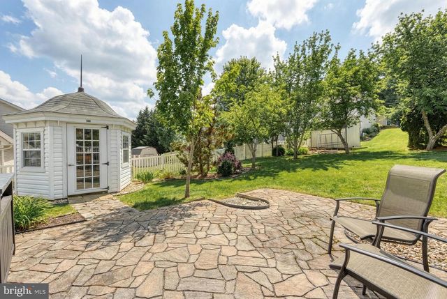 331 BRADDOCK DR, Etters, PA 17319