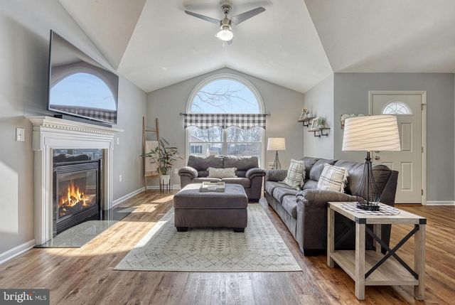 331 BRADDOCK DR, Etters, PA 17319