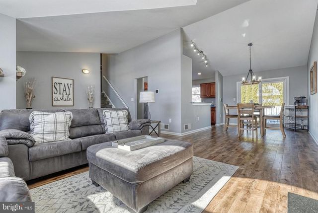 331 BRADDOCK DR, Etters, PA 17319