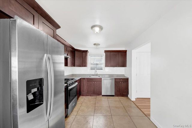 52 Sears Avenue, Elmsford, NY 10523