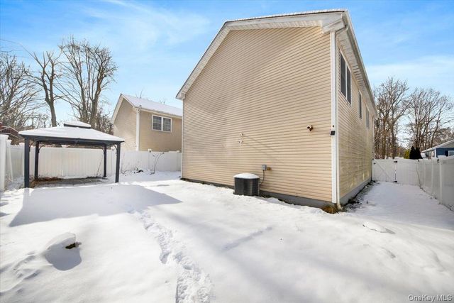 52 Sears Avenue, Elmsford, NY 10523