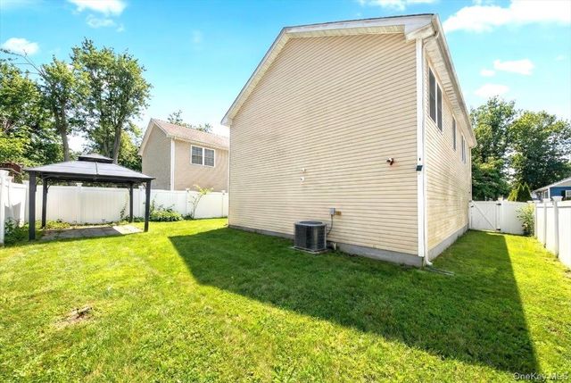 52 Sears Avenue, Elmsford, NY 10523