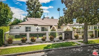 19120 Hartland Street, Reseda (los Angeles), CA 91335