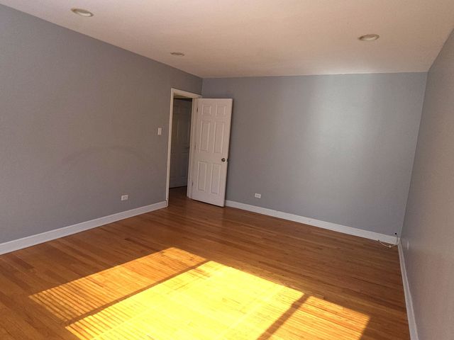 2038 W Jarvis Avenue 3E, Chicago, IL 60626