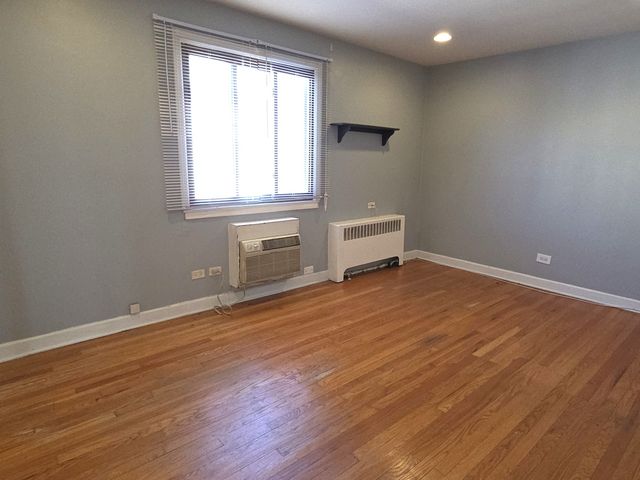 2038 W Jarvis Avenue 3E, Chicago, IL 60626