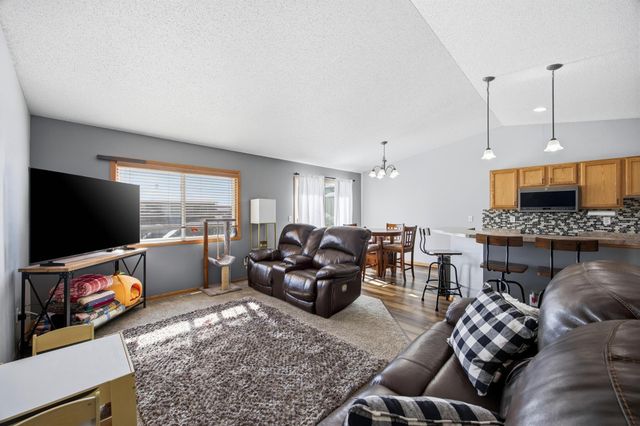 5284 49th Avenue S, Fargo, ND 58104