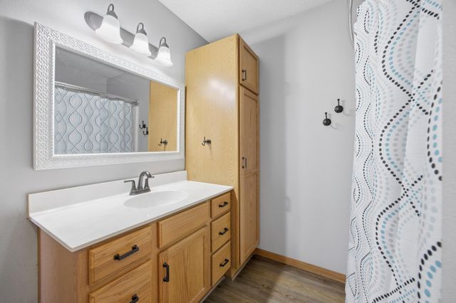 5284 49th Avenue S, Fargo, ND 58104