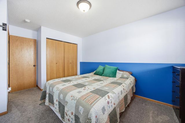 5284 49th Avenue S, Fargo, ND 58104