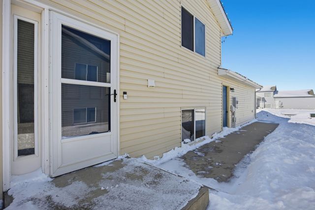 5284 49th Avenue S, Fargo, ND 58104