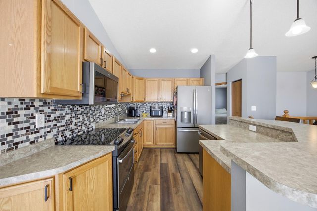 5284 49th Avenue S, Fargo, ND 58104