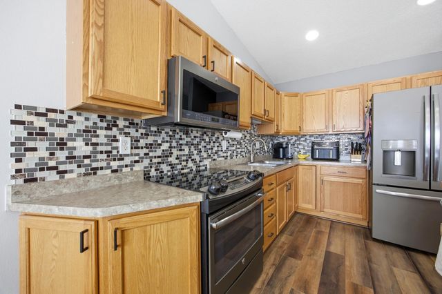 5284 49th Avenue S, Fargo, ND 58104