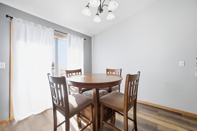 5284 49th Avenue S, Fargo, ND 58104