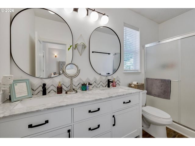 13800 HOLCOMB Blvd, Oregon City, OR 97045