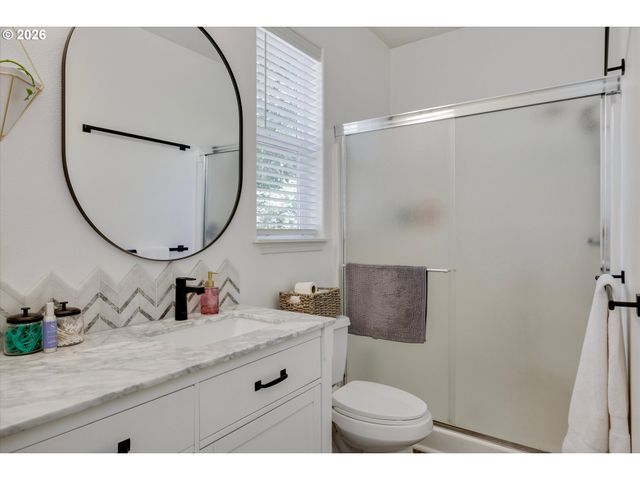 13800 HOLCOMB Blvd, Oregon City, OR 97045