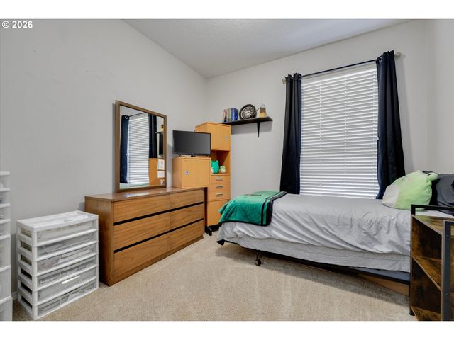 13800 HOLCOMB Blvd, Oregon City, OR 97045