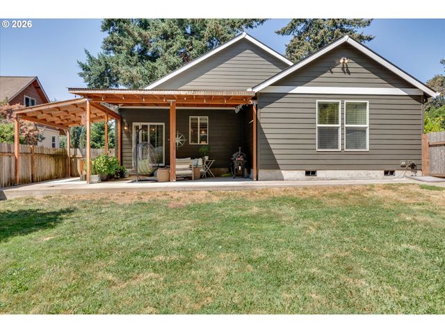 13800 HOLCOMB Blvd, Oregon City, OR 97045