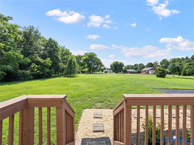 8441 Colemanden Dr, Mechanicsville, VA 23111