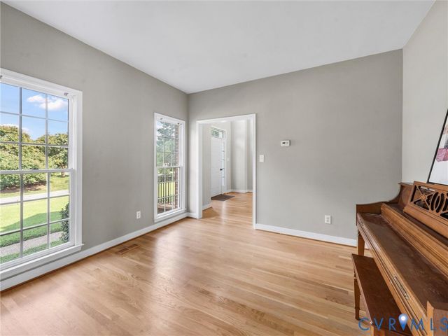 8441 Colemanden Dr, Mechanicsville, VA 23111