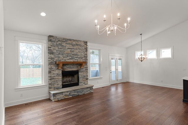 1226 Cotillion Dr, Murfreesboro, TN 37128