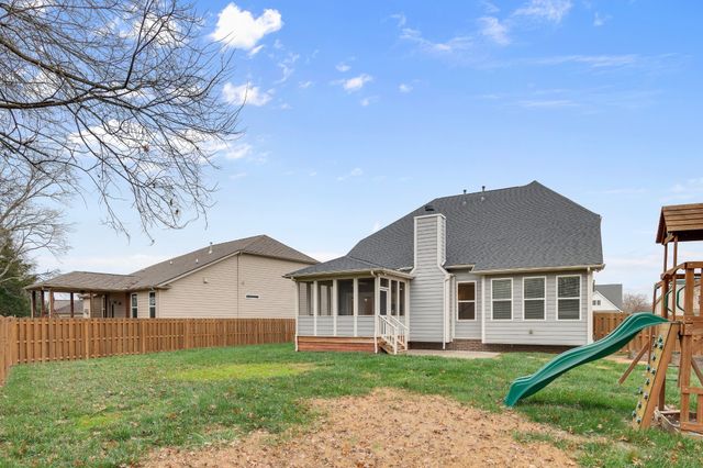 1226 Cotillion Dr, Murfreesboro, TN 37128