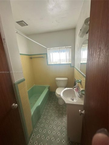 5651 NW 3rd St, Miami, FL 33126