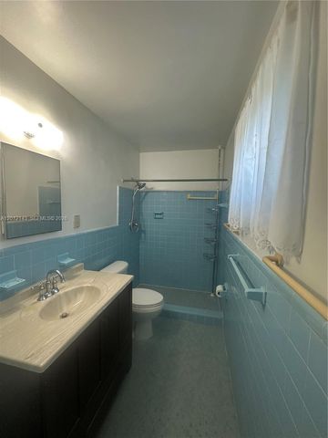 5651 NW 3rd St, Miami, FL 33126