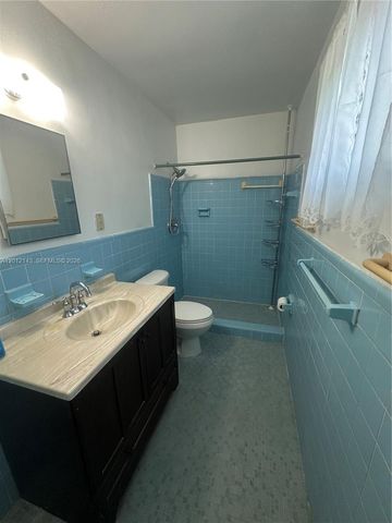 5651 NW 3rd St, Miami, FL 33126