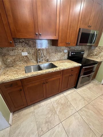 5651 NW 3rd St, Miami, FL 33126
