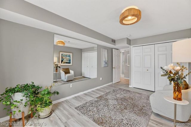 1155 S Lake Drive 71, Novi, MI 48377